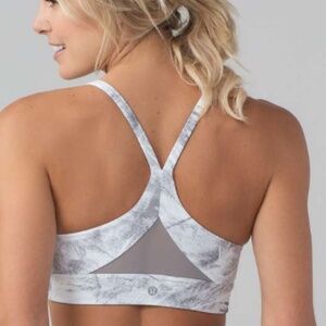 Lululemon Train Times Bra Sz 6 in Breeze By White Light Cast/Light Cast